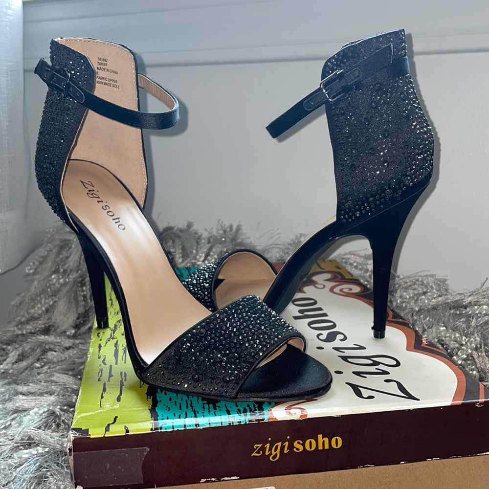 Zigi Sogo Tariff peep toe pump